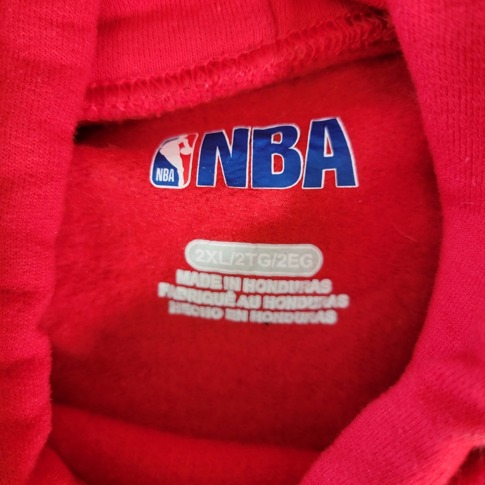 NBA Chicago Bulls Red Pullover Hoodie Kangaroo Pocket Sports Logo Mens Size 2XL - Picture 5 of 9